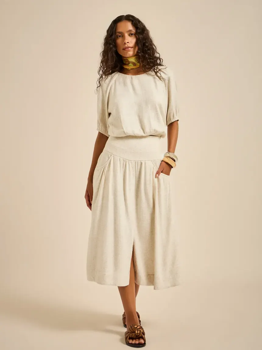 Conjunto de linho cru com saia midi